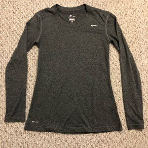 NIKE— Dri-Fit Longsleeve
